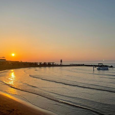 Villaggio Turistico La Baia Degli Angeli Margherita Di Savoia Luaran gambar