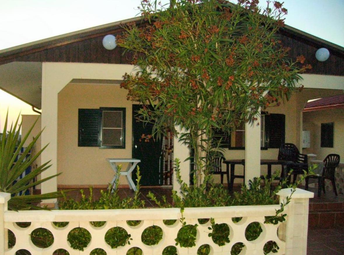 Villaggio Turistico La Baia Degli Angeli Margherita Di Savoia Luaran gambar