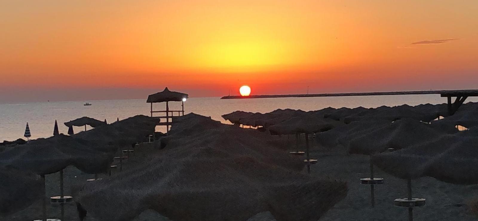 Villaggio Turistico La Baia Degli Angeli Margherita Di Savoia Luaran gambar