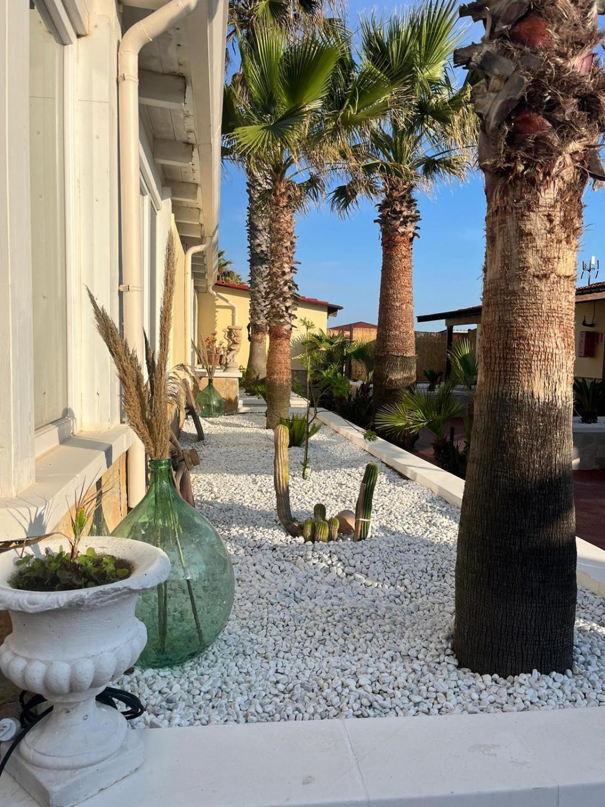 Villaggio Turistico La Baia Degli Angeli Margherita Di Savoia Luaran gambar