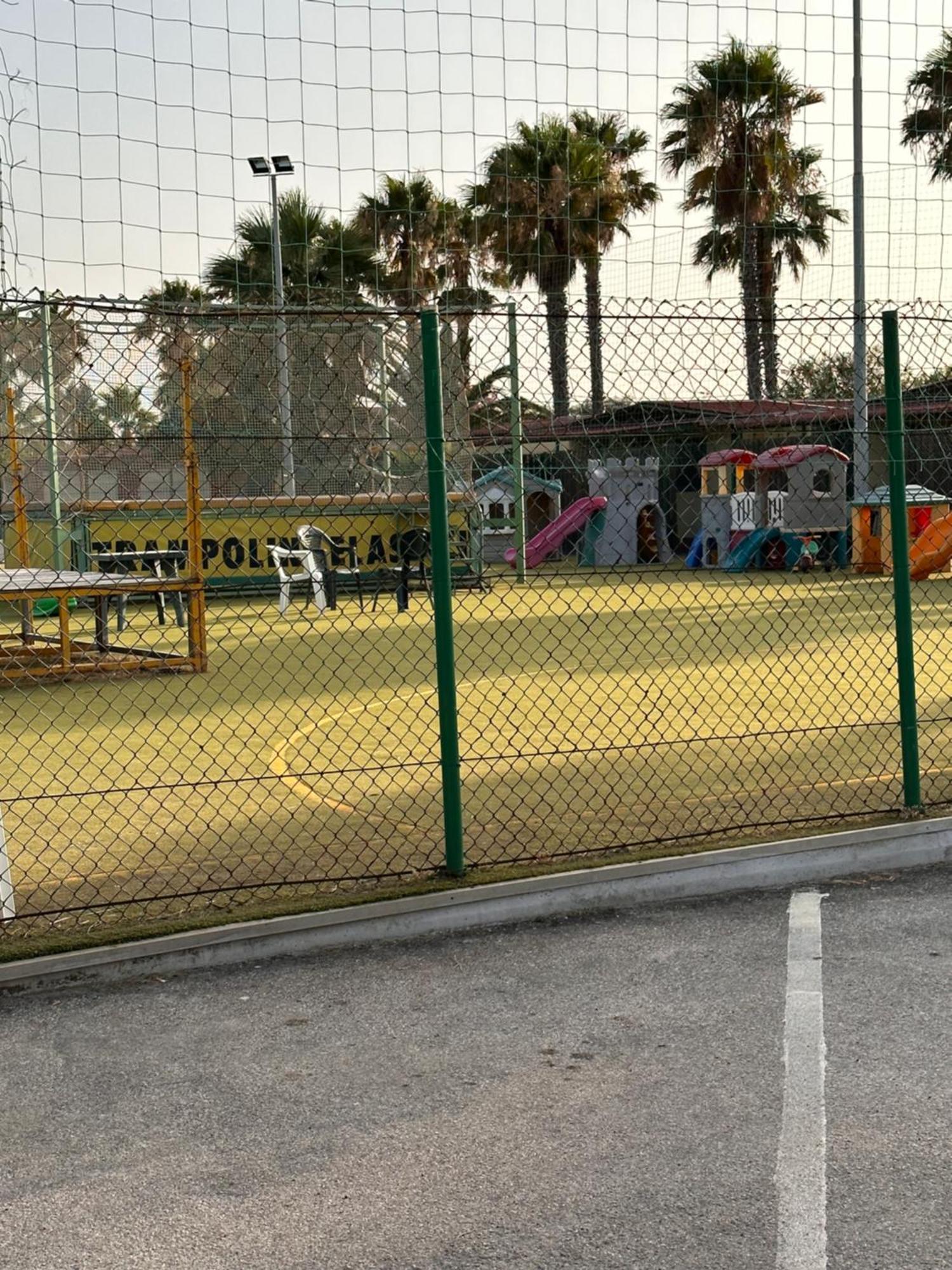 Villaggio Turistico La Baia Degli Angeli Margherita Di Savoia Luaran gambar